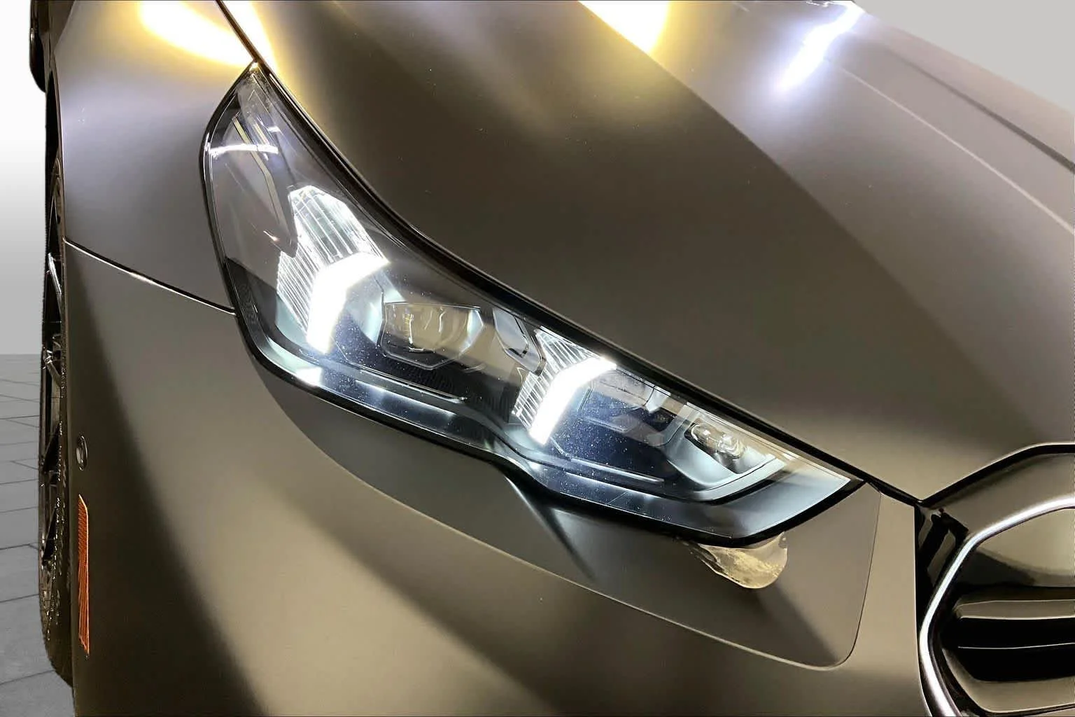 Used 2026 Dark Graphite Metallic BMW  image 27