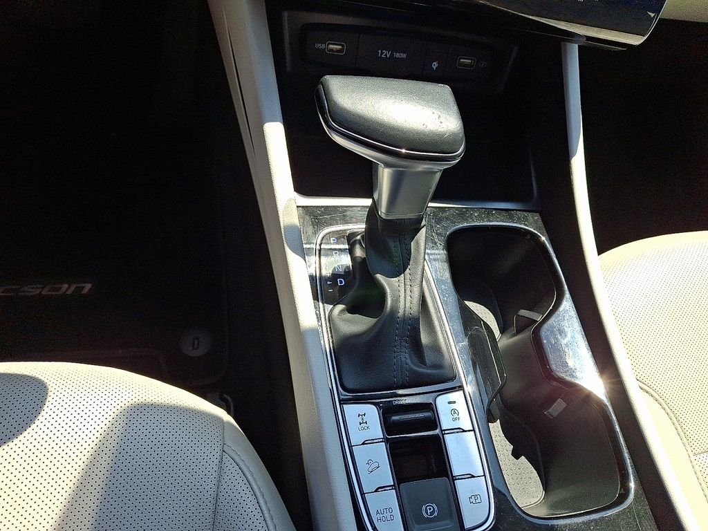 Used 2023 Black Hyundai SEL image 17