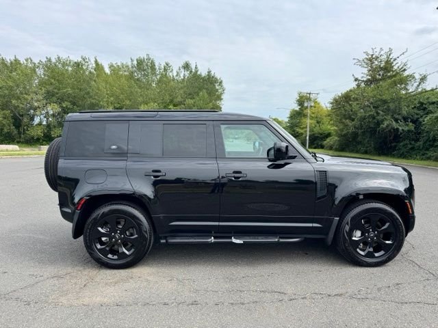 Used 2023 Black Land Rover X-Dynamic SE image 6
