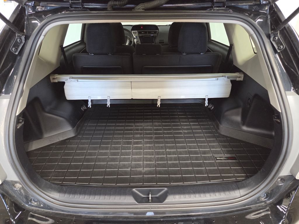 Used 2015 Black Toyota Three image 21