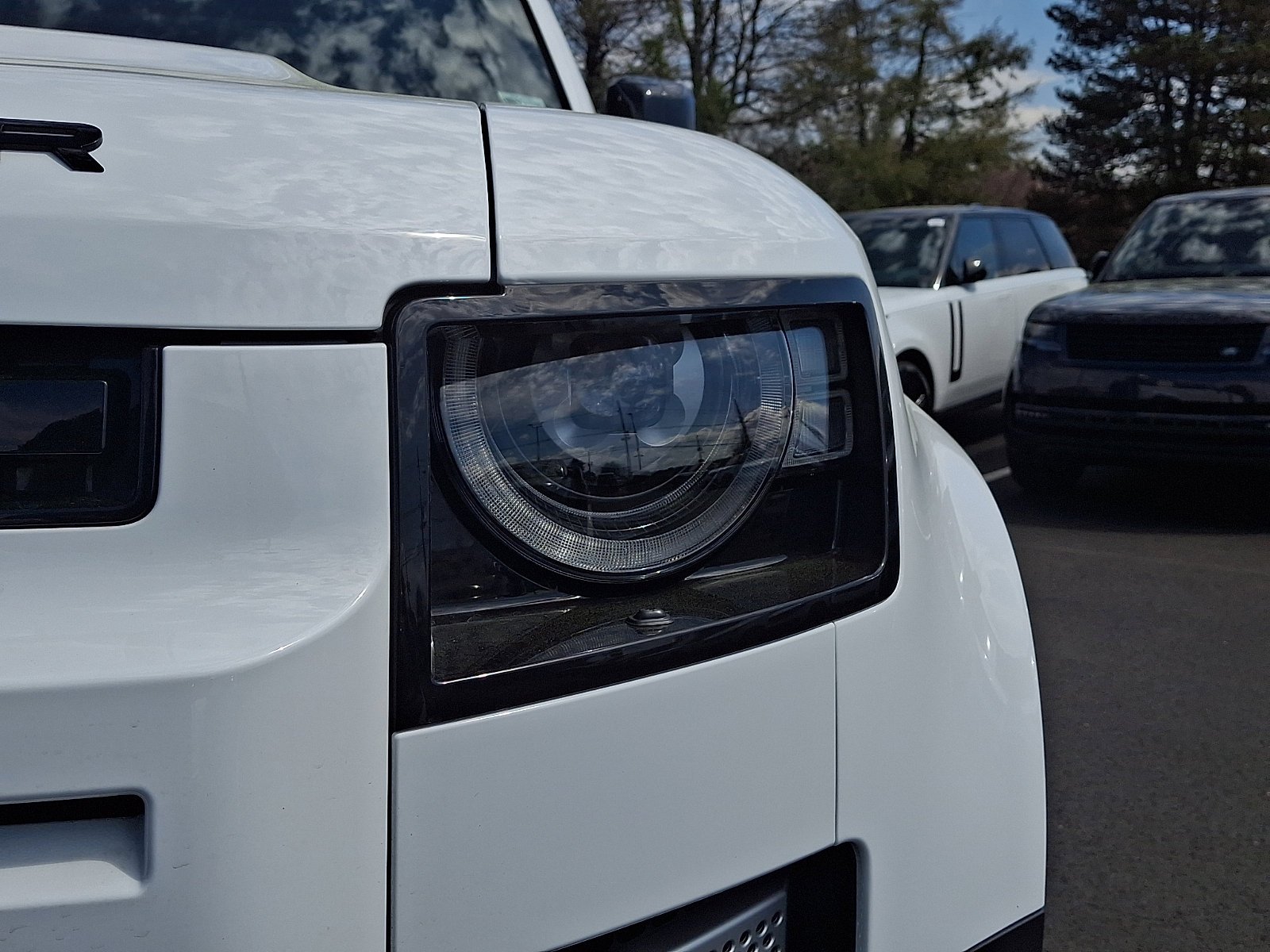 Used 2025 Fuji White   1Aa Land Rover S image 10