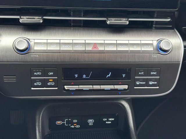2025 Hyundai Kona SEL - Photo 22