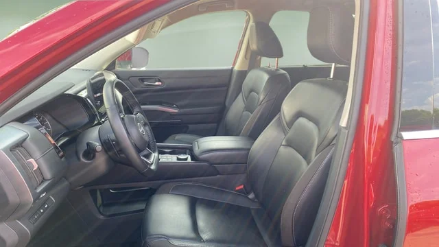 Used 2023 Scarlet Ember Tintcoat Nissan SL image 23