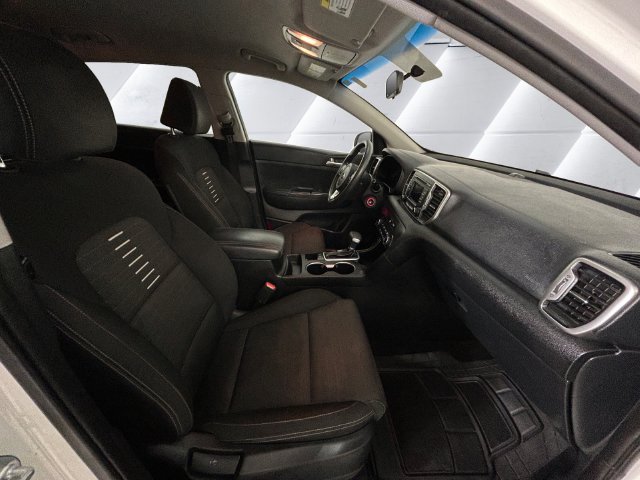 Used 2018 White Kia LX image 13