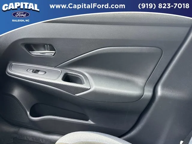 Used 2025 Silver Nissan 1.6 SV image 27
