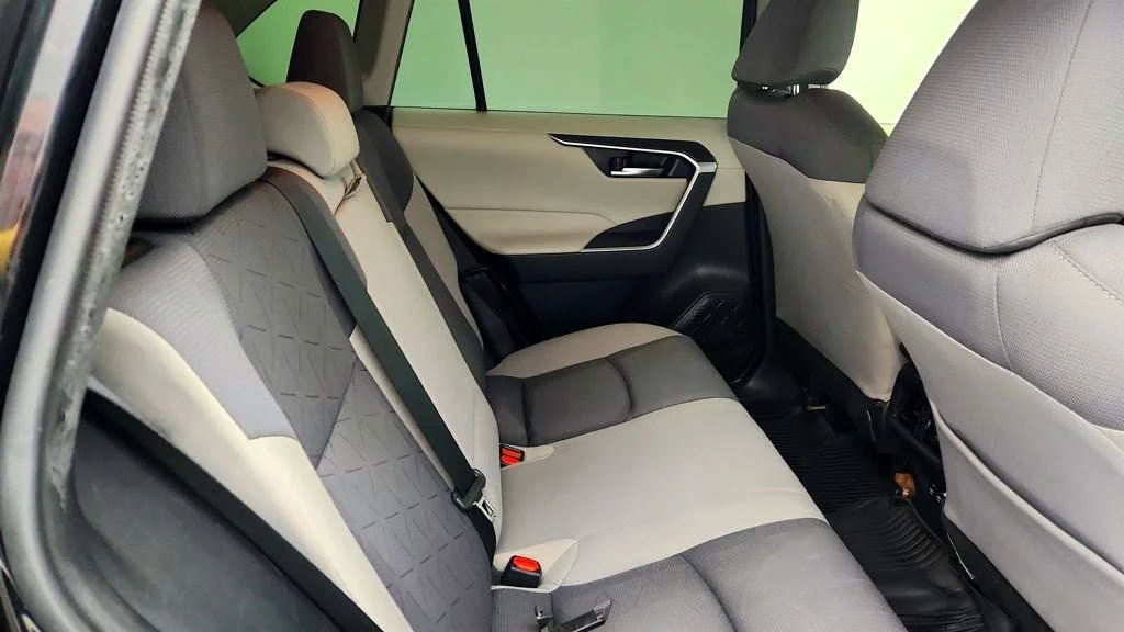 Used 2019 Midnight Black Metallic Toyota XLE AWD image 23