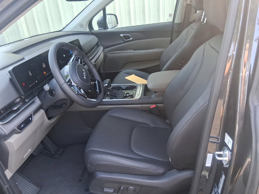 Certified Used 2026 Gray Kia EX image 9