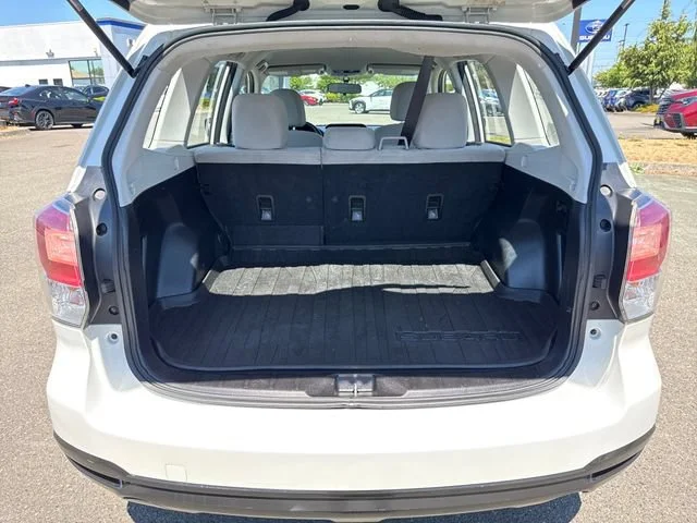 Used 2018 Crystal White Pearl Subaru 2.5i image 20