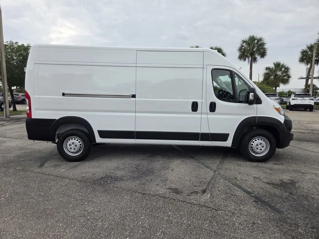 New 2026 Bright White Clear-Coat Exterior Paint RAM Tradesman image 4