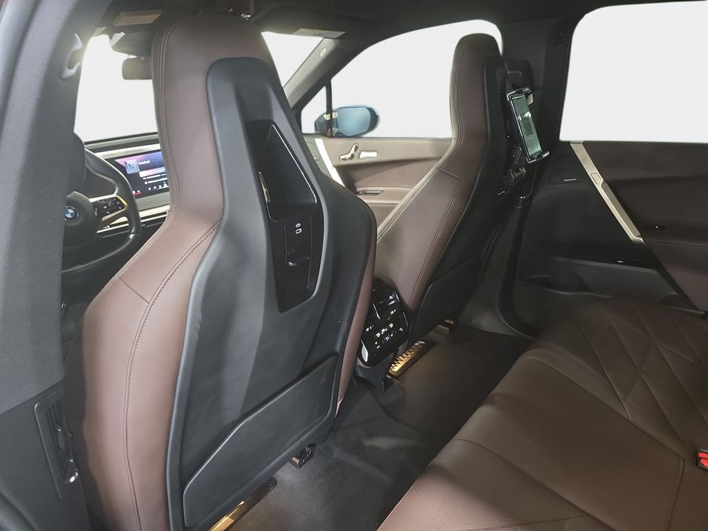 Certified Used 2024 Alpine White BMW xDrive50 image 9