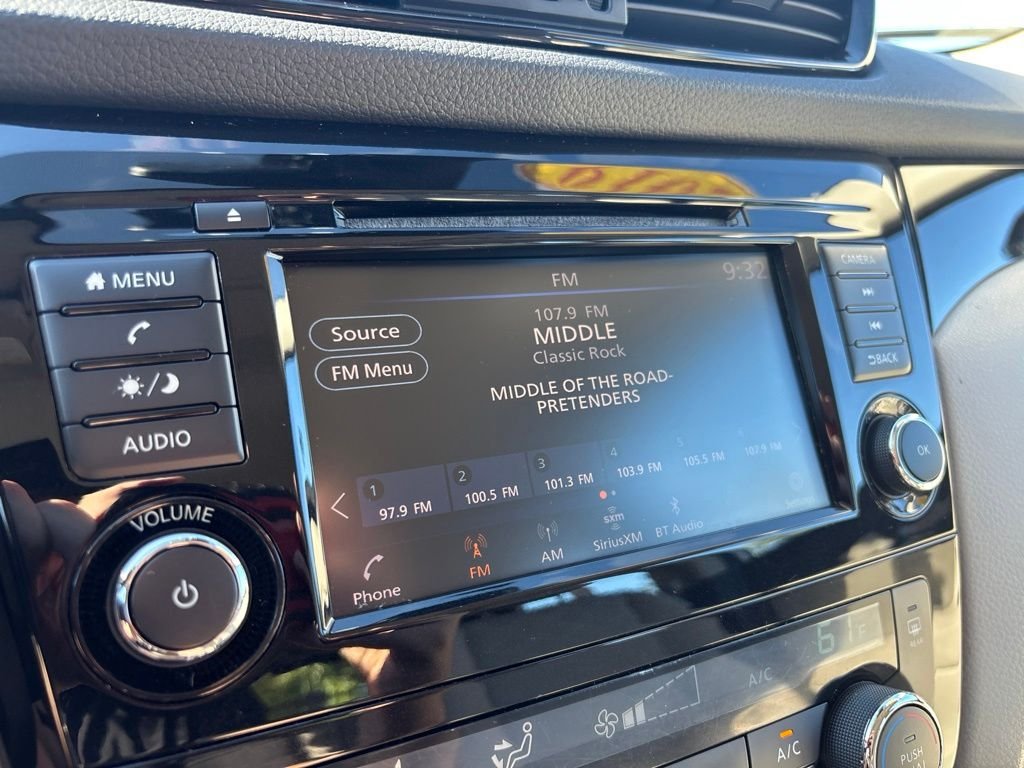 Used 2019 White Nissan SV image 24