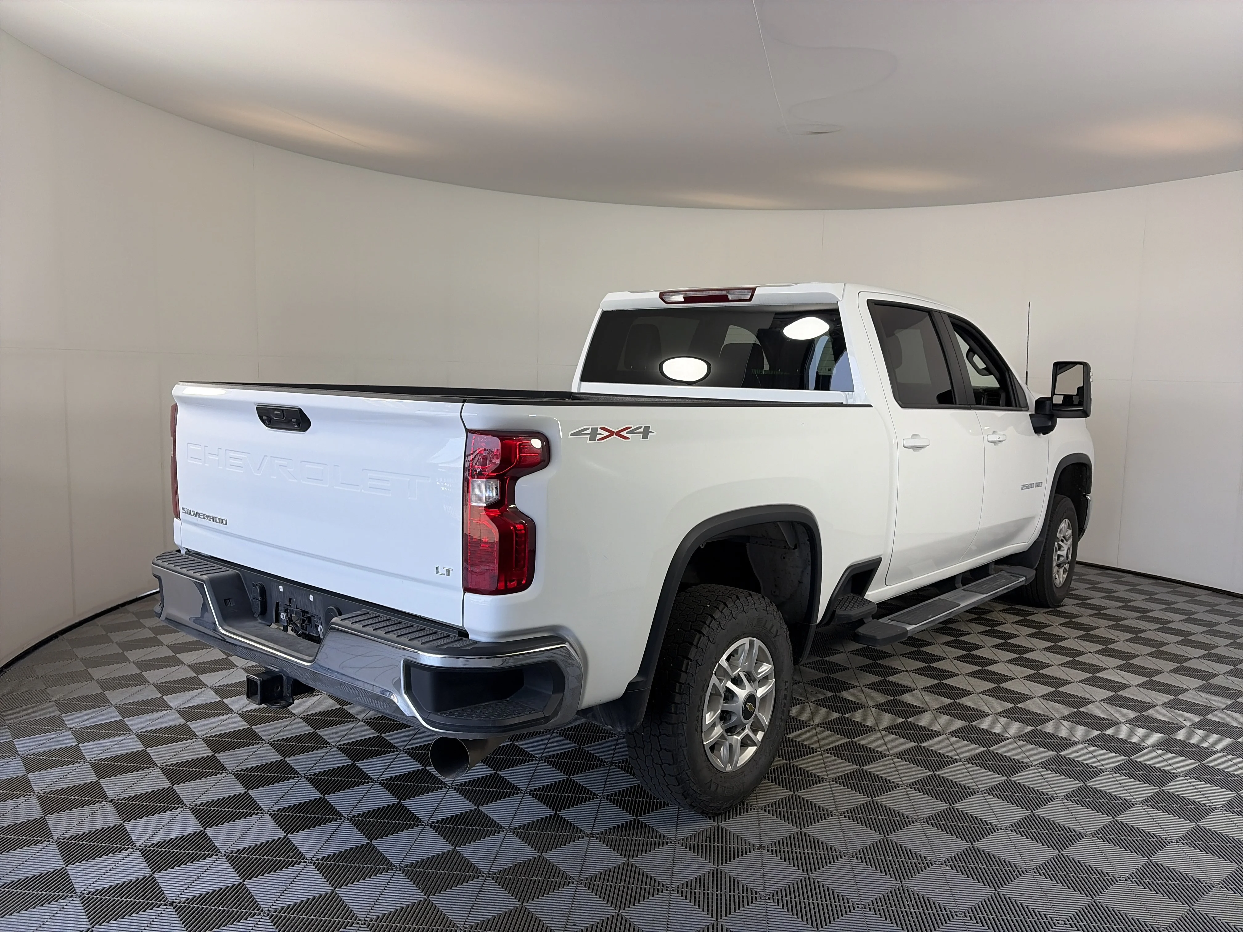 Certified Used 2025 Summit White Chevrolet LT image 10