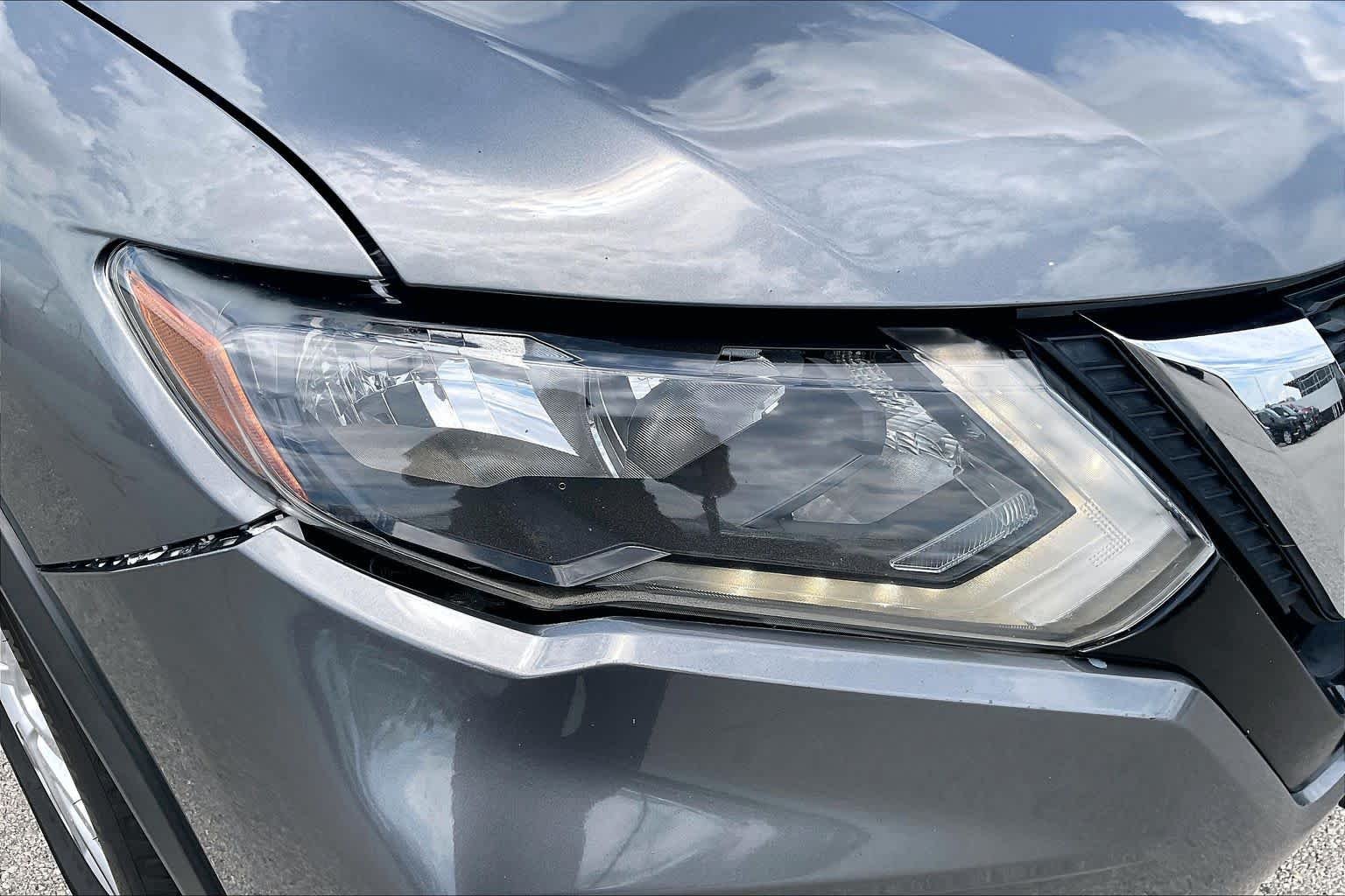 Used 2019 Gun Metallic Nissan SV image 28