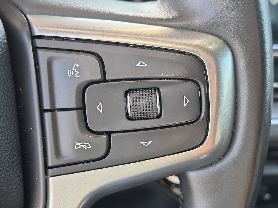 Used 2024 Summit White Chevrolet LTZ image 18