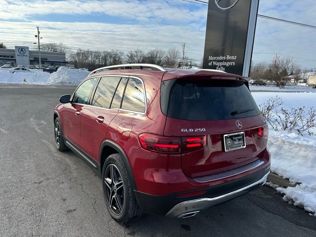 New 2026 MANUFAKTUR Patagonia Red Metallic Mercedes-Benz GLB 250 image 3