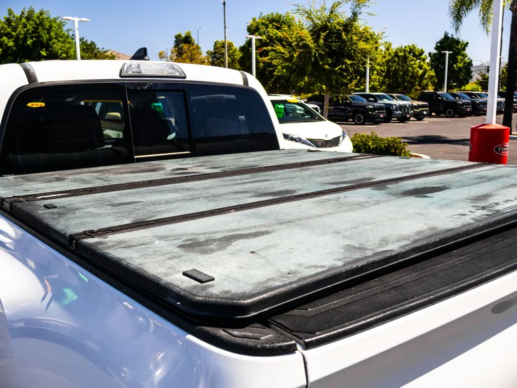 Used 2019 White Toyota SR5 image 12