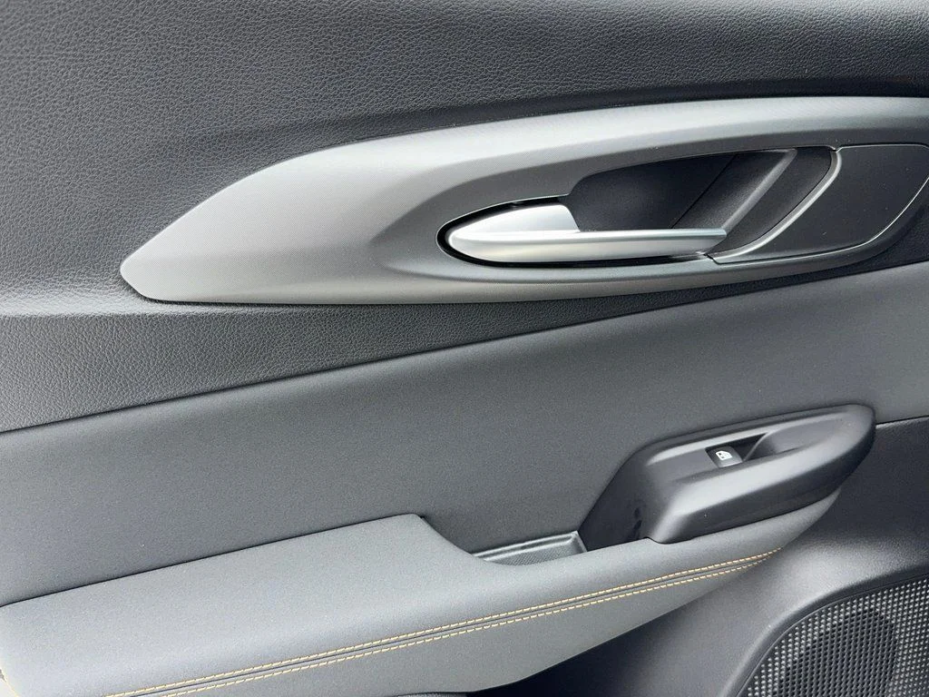 New 2025 Silver Alfa Romeo Base image 39