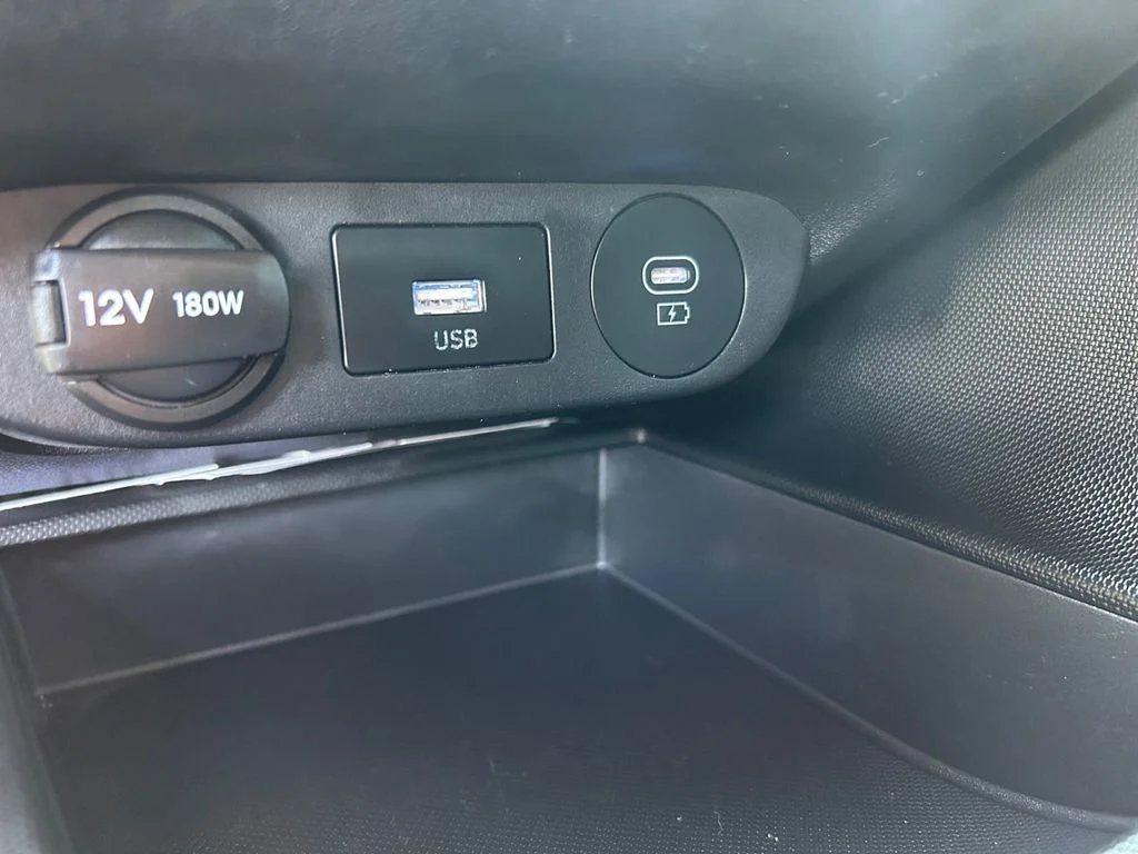 Used 2024 White Hyundai SEL image 30