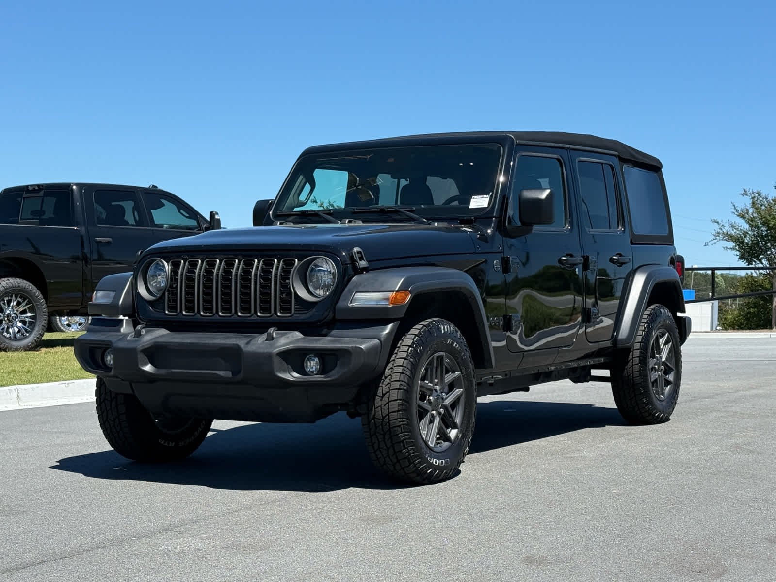 2024 Jeep Wrangler Sport S's photo