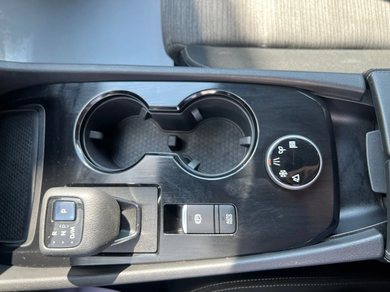 Used 2022 White Nissan SV image 28