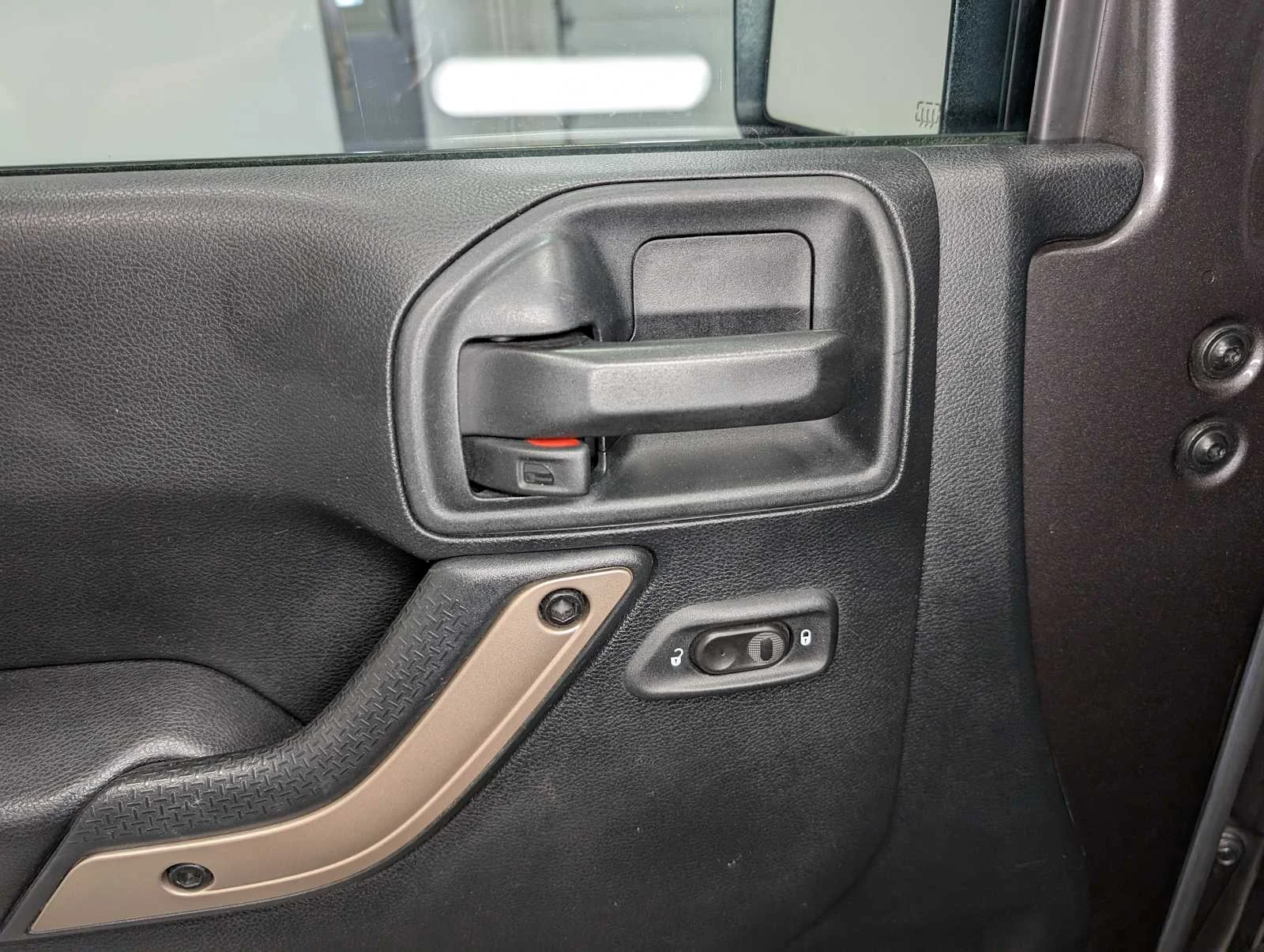 Used 2016 Granite Crystal Metallic Clearcoat Jeep 75th Anniversary image 35
