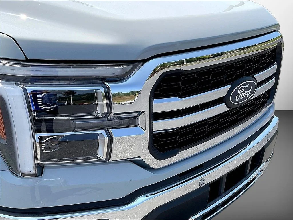 New 2026 Avalanche Ford Lariat® image 34