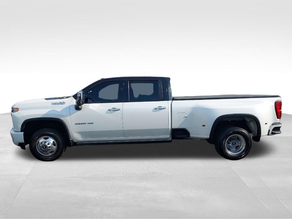 Used 2022 Beige Chevrolet High Country image 2
