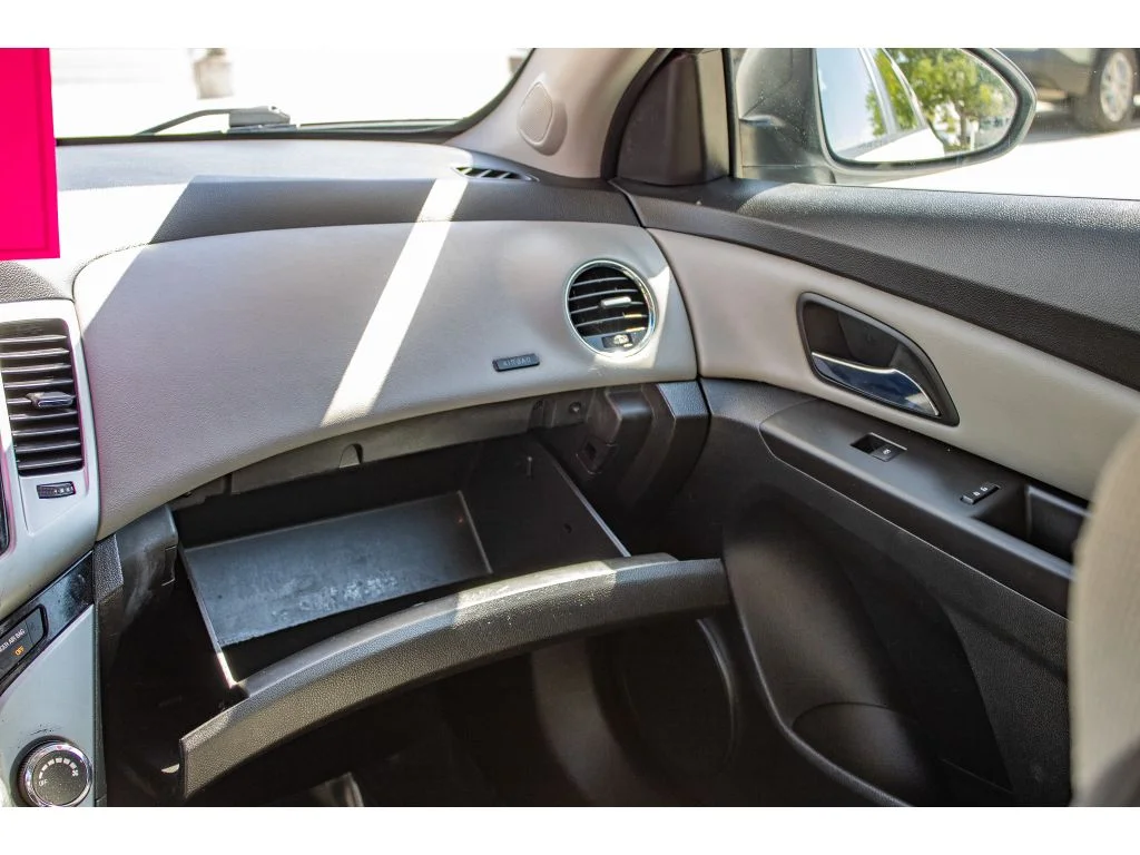 Used 2015 Summit White Chevrolet LS image 45
