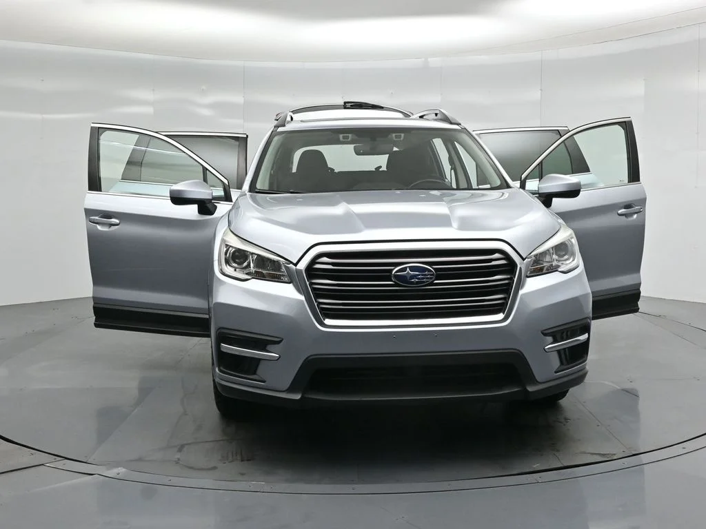 Used 2019 Silver Subaru Premium image 26
