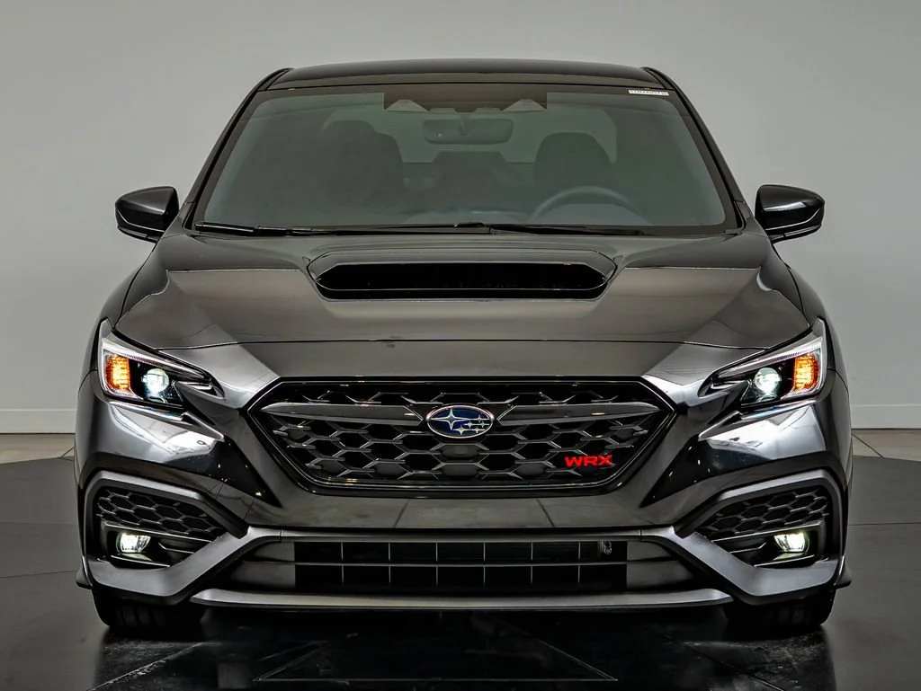 Used 2025 Crystal Black Silica Subaru Premium image 2