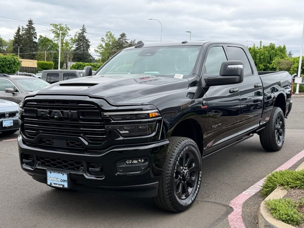 New 2026 Diamond Black Crystal Pearl-Coat Exterior Paint RAM Laramie image 4