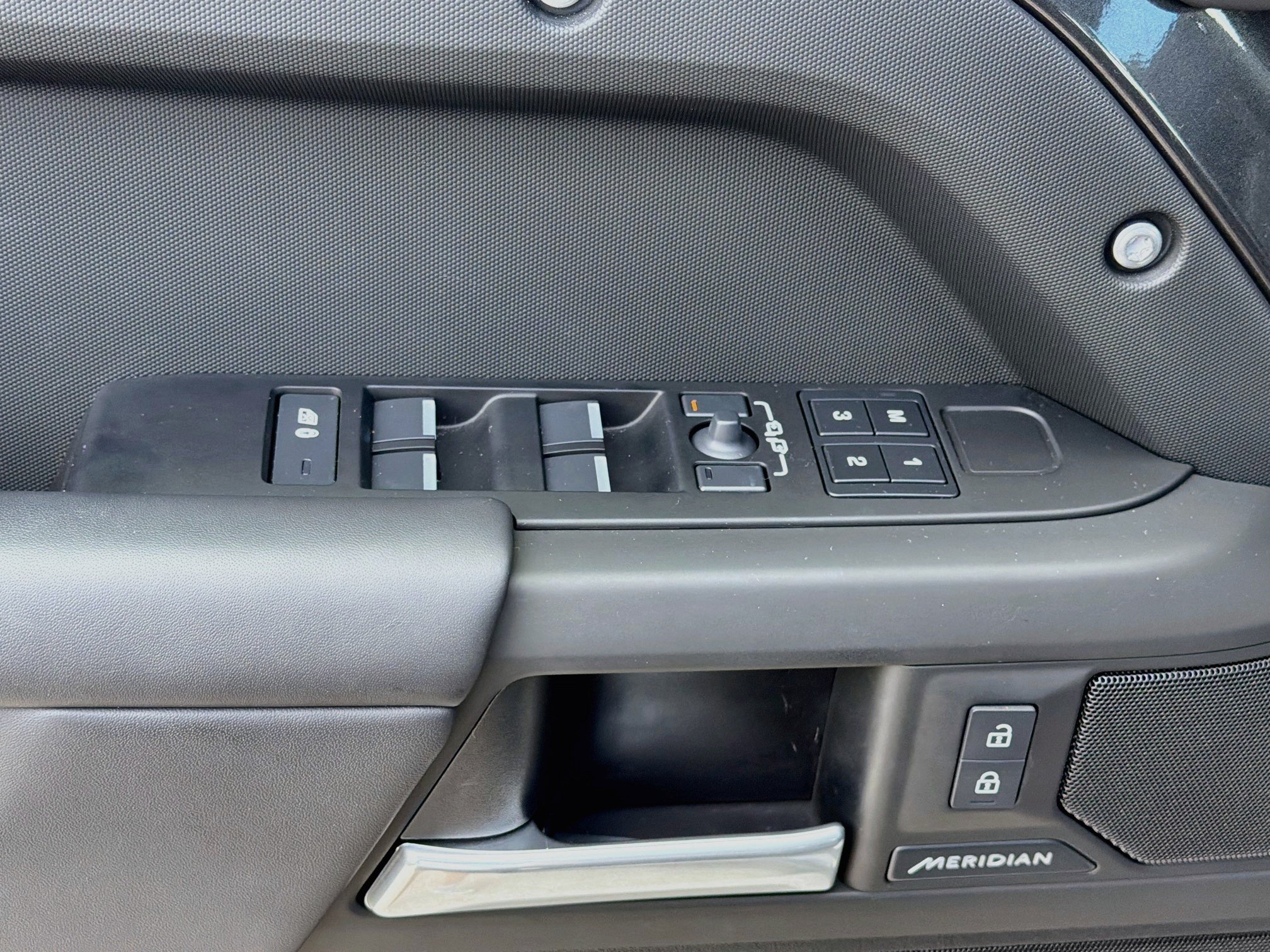 Used 2025 Carpathian Grey Premium Metallic Land Rover S image 21