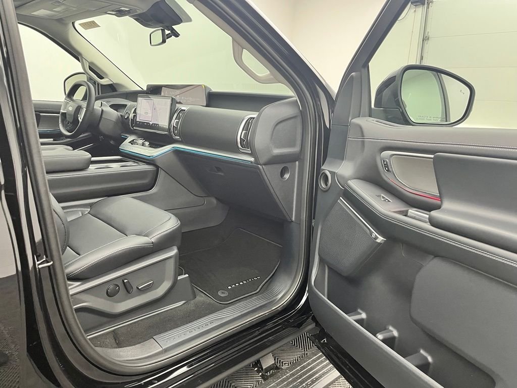 New 2026 Black Ford Platinum image 33
