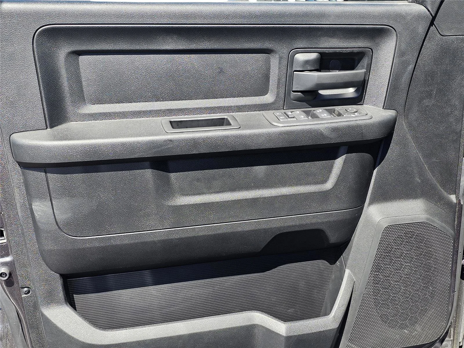 New 2026 Granite Crystal Metallic Clearcoat Ram Tradesman image 15