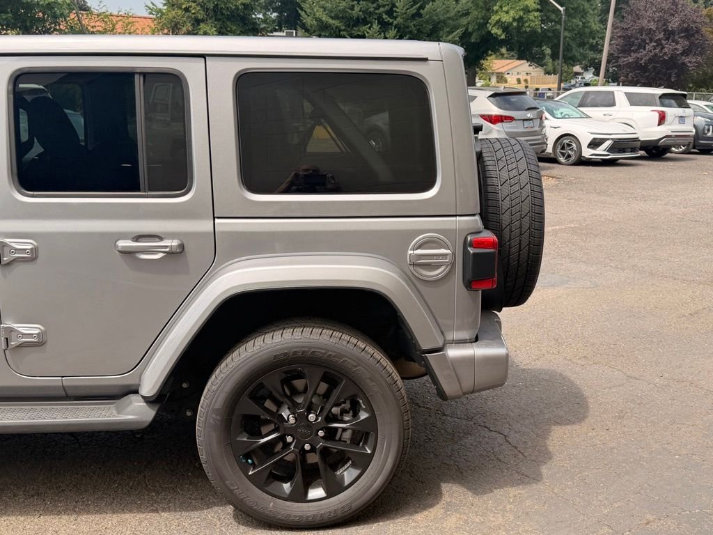 Used 2021 Billet Silver Metallic Clearcoat Jeep Unlimited Sahara High Altitude image 9