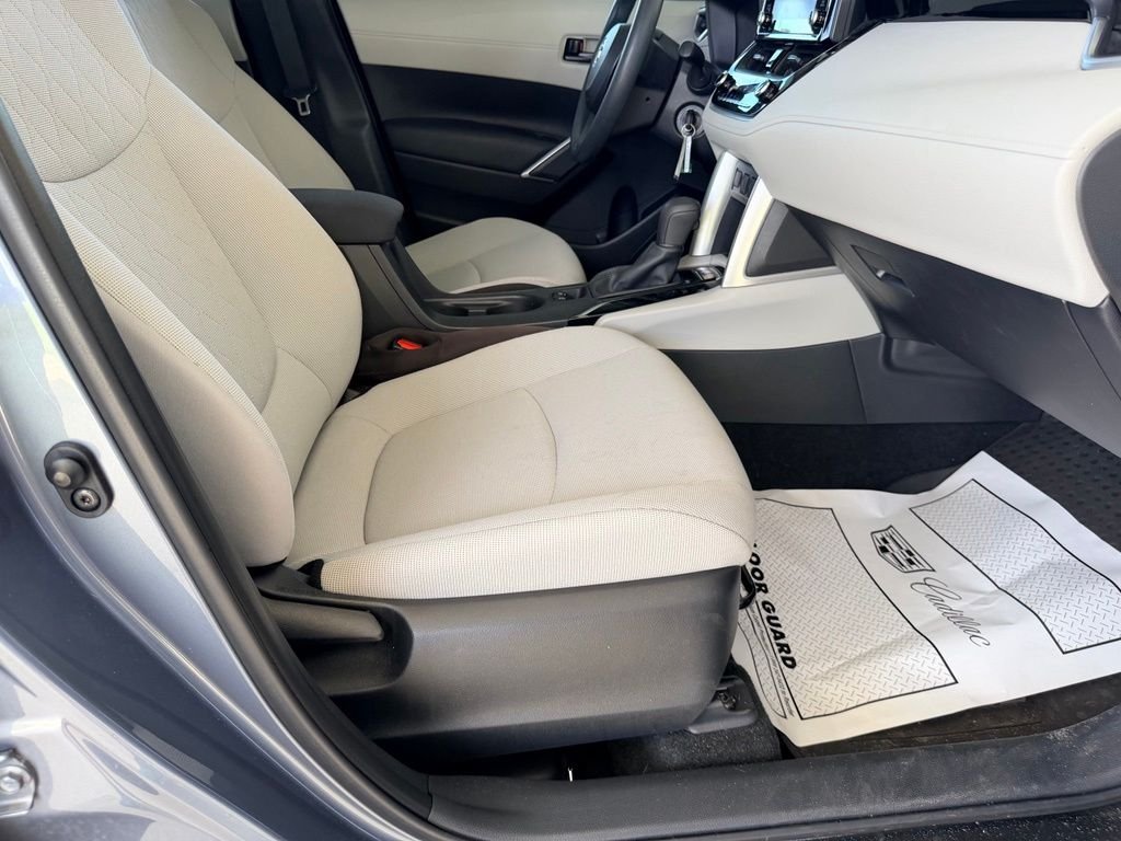 Used 2022 Blue Toyota L image 29
