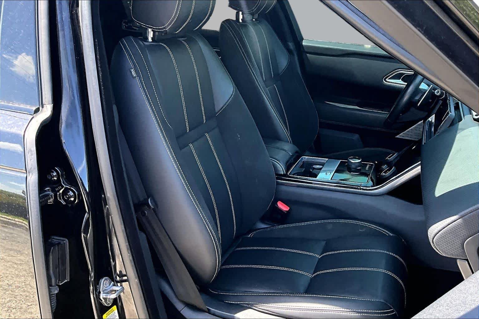 Used 2020  Land Rover R-Dynamic S image 9