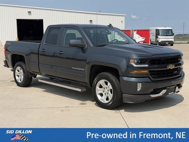 Used 2019 GRAPHITE METALLIC Chevrolet LT image 11