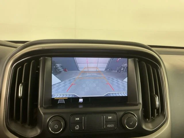 Used 2020 White Chevrolet Z71 image 19