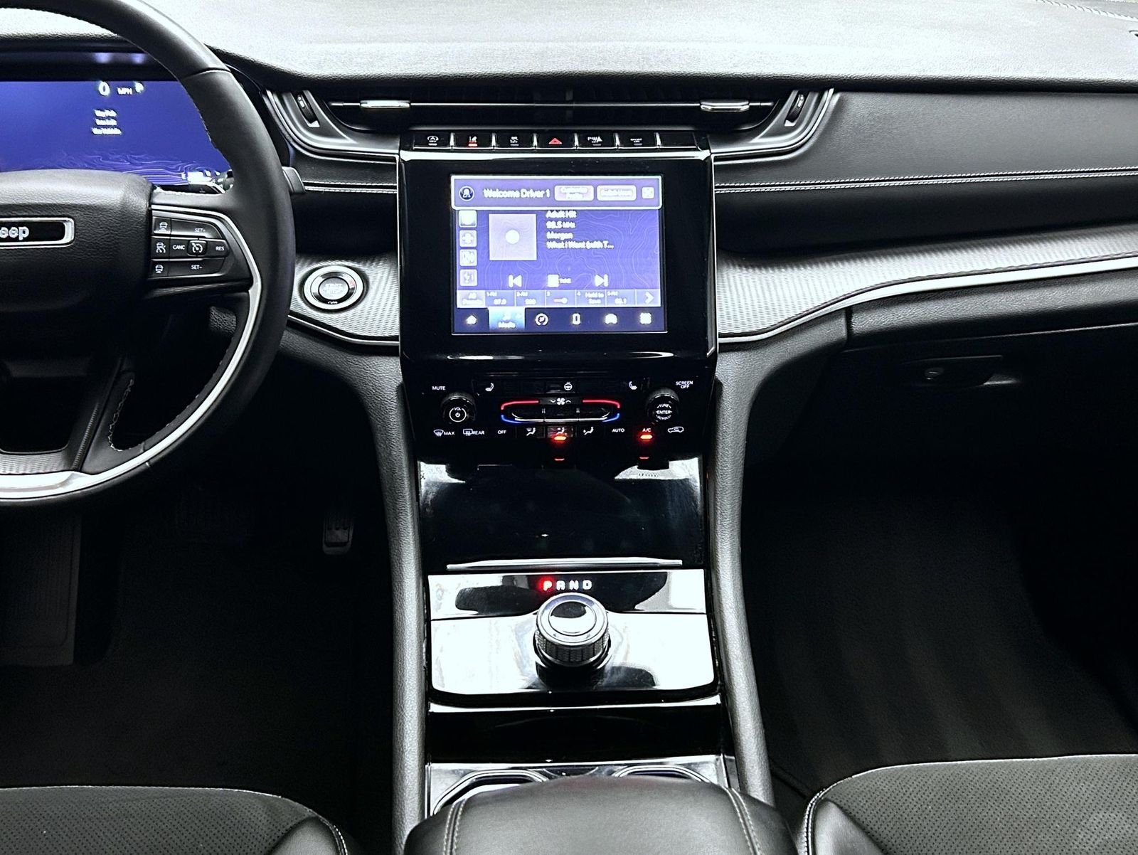 Used 2023 Black Jeep Altitude image 13