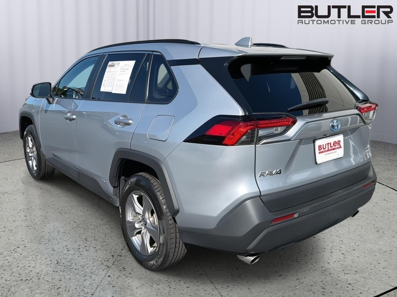 Used 2023 Silver Sky Metallic Toyota Hybrid XLE image 4