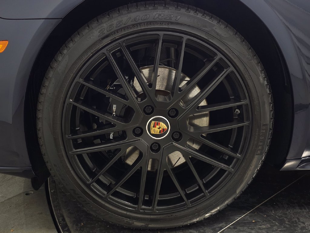 Used 2022  Porsche 4S image 13