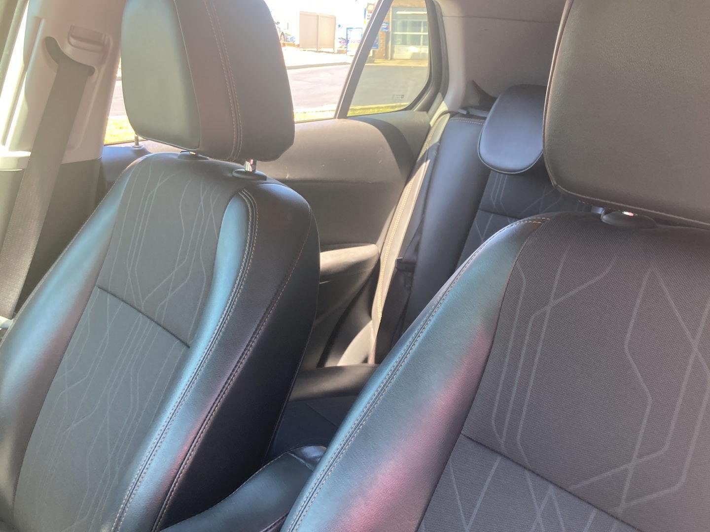 Used 2018 Summit White Chevrolet LT image 13