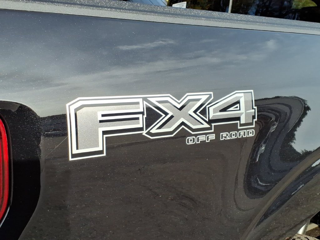 New 2026 Agate Black Metallic Ford XLT image 10