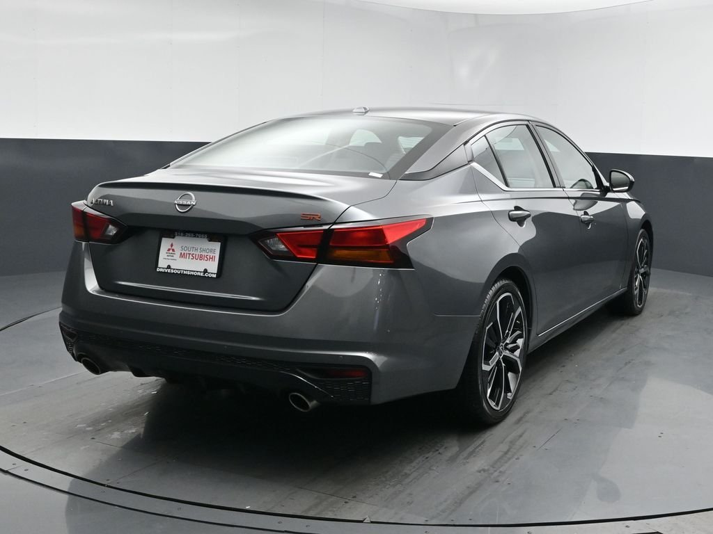 2023 Nissan Altima SR - Photo 18