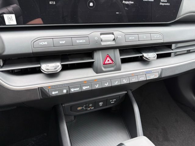 New 2026 Snow White Pearl Kia LXS image 17