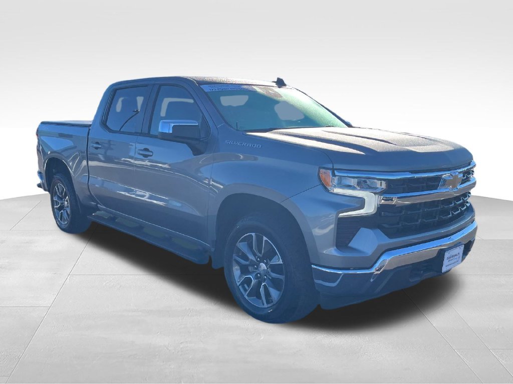 Used 2024 Gray Chevrolet LT image 7