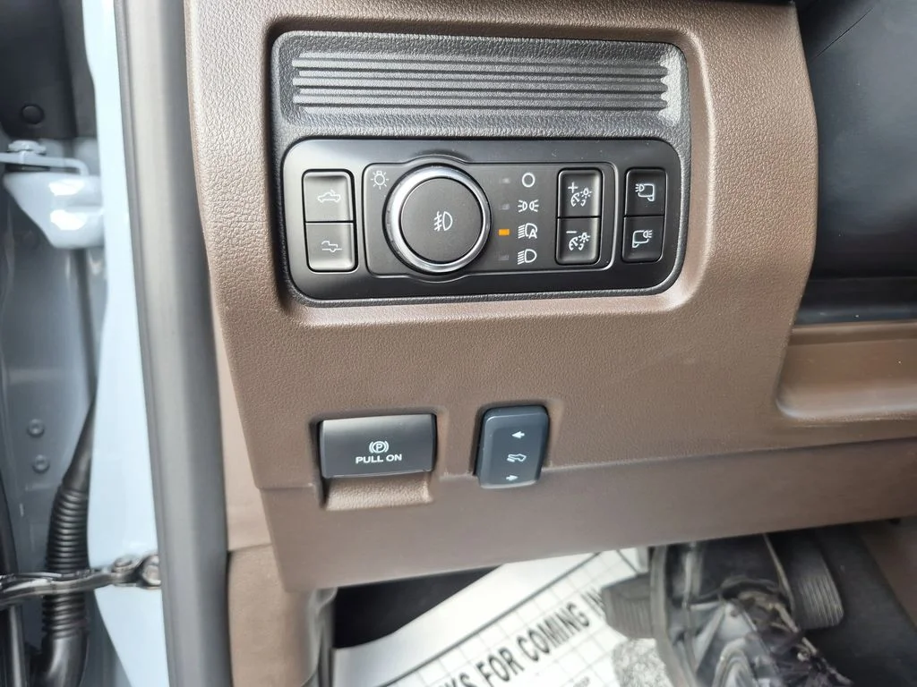 New 2026 Glacier Gray Metallic Tri-Coat Ford F-350® King Ranch® image 29