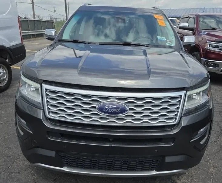 Used 2017 Gray Ford Platinum image 5