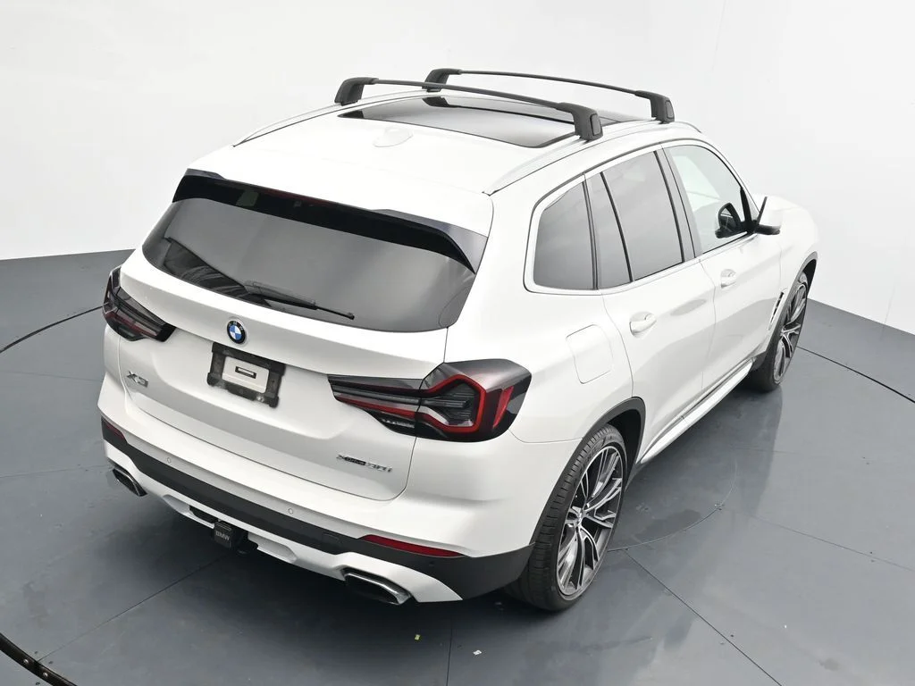 Used 2022 White BMW xDrive30i image 15